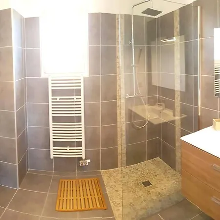 Appartement D'une Avec Vue Sur La Terrasse Amenagee Et Wifi A Ajaccio